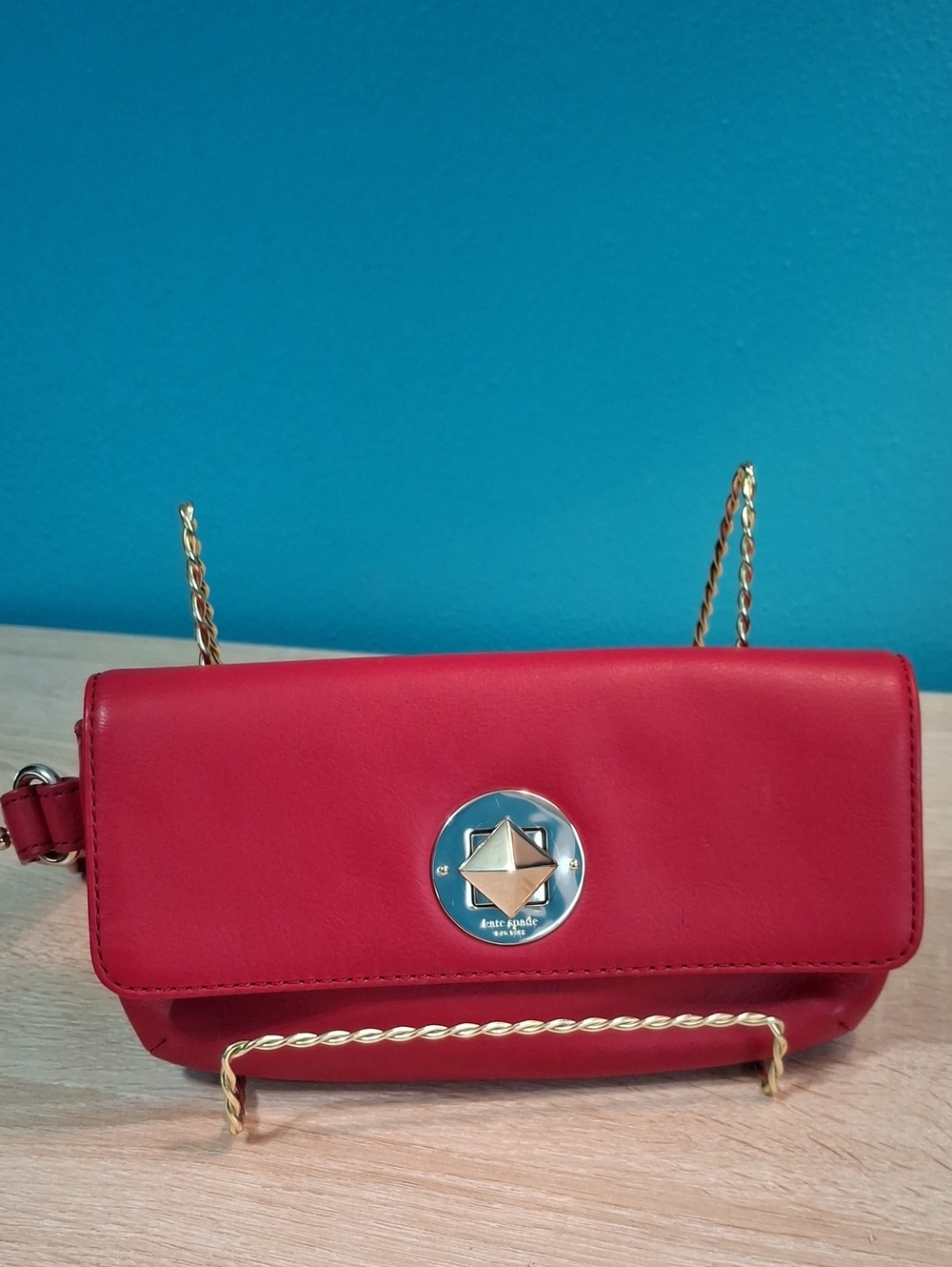kate Spade Evan Chrystie Street Cluth Gold Pyramid Lock